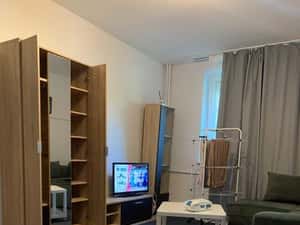Inchiriez pe termen lung apartament 2 camere Spitalul Mare. — miniatura 4