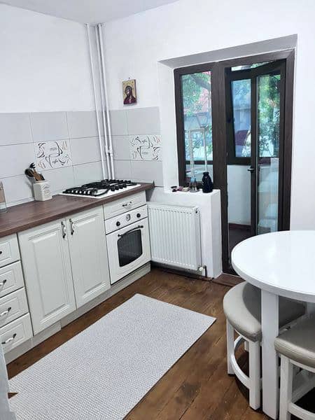 Proprietar inchiriez apartament cu 2 camere in Nicolina 2 — fotografie 1 din 6