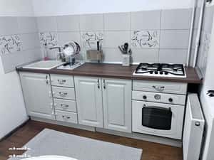 Proprietar inchiriez apartament cu 2 camere in Nicolina 2 — miniatura 3