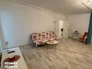 Studio Mall Vitan bloc 2001 53 mp