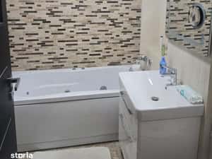 Particular Inchiriez apartament 2 camere Craiova centru — miniatura 6