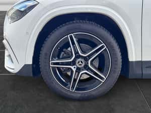 Mercedes-Benz GLA 180 SUV, 2023, 68.319 km — miniatura 5