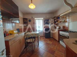 Apartament de inchiriat 2 camere complet mobilat utilat zona Tabacari