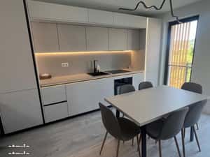 Apartament de  închiriat 2 camere în zona armatei