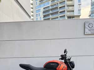 Triumph Trident 660 2023 - Baja Orange - — miniatura 7