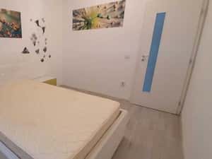 PF inchiriez ap 2 camere Palas — miniatura 6