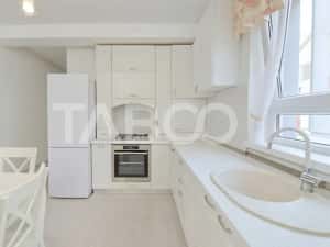 Apartament de vanzare 3 camere 2 bai gradina 74mp si parcare Selimbar — miniatura 3
