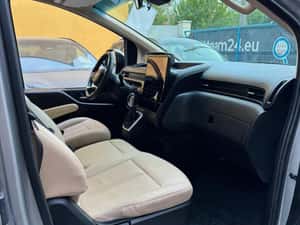 HYUNDAI STARIA 2.2 CRDI Tourer 4WD 177CP 8AT - 9 LOCURI — miniatura 6
