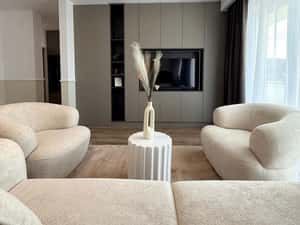 Penthouse 3 camere, 2 bai, str Eroilor, Floresti