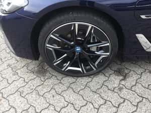 BMW 545 Plug-in hybrid second-hand, 2023 — miniatura 3