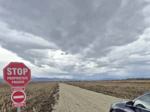 vand parcela de teren intravilan