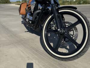 Honda vt 1300 sabre — miniatura 3