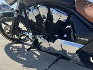 Honda vt 1300 sabre — miniatura 5