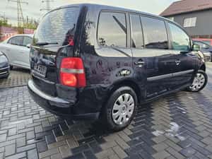 Vw Touran 2.0 TDI (un singur ax) Navigatie 2005 Euro 4 — miniatura 5