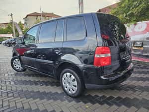 Vw Touran 2.0 TDI (un singur ax) Navigatie 2005 Euro 4 — miniatura 7