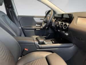 Mercedes-Benz GLA 250 Plug-in Hybrid 2021 — miniatura 4