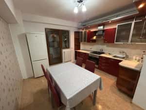 Apartament 2 camere, decomandat - zona Centru — miniatura 4