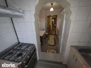 Apartament 3 camere etaj 3 zona micro 17 piata rusilor — miniatura 5