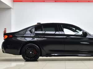 BMW Seria 5 (545e xDrive) – Plug-in Hybrid 2022 — miniatura 3