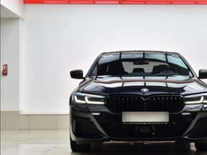 BMW Seria 5 (545e xDrive) – Plug-in Hybrid 2022 — miniatura 4