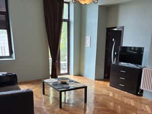 Inchiriez apartamentul din Piata Romana stradal Bld Dacia