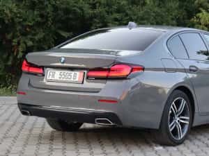 BMW 520e / G30 /  2022 / Facelit / LED / Camera/Piele/Ceasuri Live Cockpit / 204 CP / Automat / NardoGrey / Carlig Remorcare / Incalzire — miniatura 5