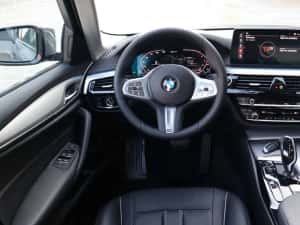 BMW 520e / G30 /  2022 / Facelit / LED / Camera/Piele/Ceasuri Live Cockpit / 204 CP / Automat / NardoGrey / Carlig Remorcare / Incalzire — miniatura 6
