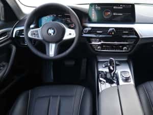 BMW 520e / G30 /  2022 / Facelit / LED / Camera/Piele/Ceasuri Live Cockpit / 204 CP / Automat / NardoGrey / Carlig Remorcare / Incalzire — miniatura 7