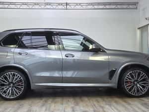 BMW X5 2025 SUV Hibrid Second hand 4.900 km — miniatura 4