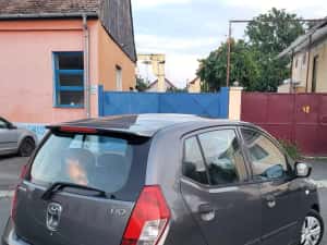 OCAZIE 125000 KM HYUNDAI i 10 2008 consum 4% stare excelenta — miniatura 6