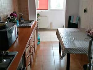 Apartament cu doua camere decomandat, zona Vlahuta — miniatura 5