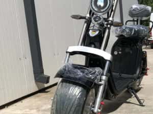 Scuter electric model 2026 — miniatura 2