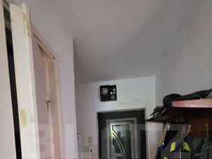 Apartament 3 camere, semidecomandat, 47 m2, zona M40