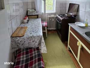 Apartament 3 camere, semidecomandat, 47 m2, zona M40 — miniatura 3