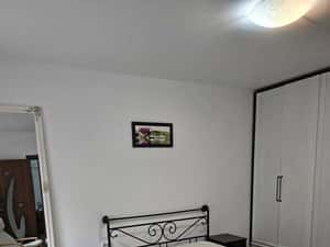 Inchiriez apartament la curte cu Dormitor+CameraZi ULTRACENTRAL — miniatura 3