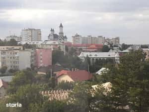 Inchiriez apartament 2 camere in zona centrala — miniatura 4