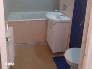 Inchiriez apartament 2 camere in zona centrala — miniatura 5