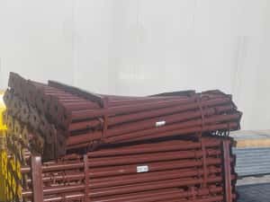 Inchiriere popi metalici , schele metalice Italia complete