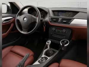 Vand BMW X1 2.0D XDrive 4x4 2012 * LED * SUV inmatriculata RO posibilitate rate / leasing / finantare urgent — miniatura 5