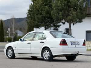 Mercedes C220 W202 1999 Facelift — miniatura 3