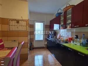Apartament 3 camere, etaj 7, decomandat, zona TRAIAN - BCR