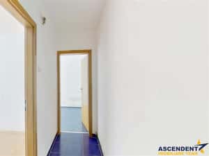 Proprietate, decomandat structurata, etaj1, pe 3 camere, Sacele, Braso — miniatura 6