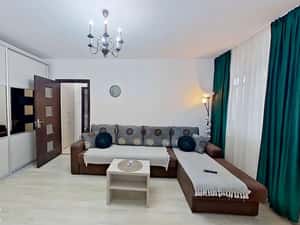 2 camere decomandate, etaj 6, balcon generos — 1 Mai, 550 EUR