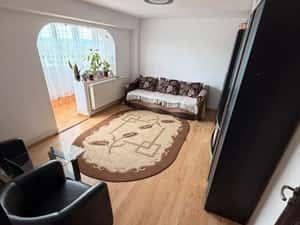 Apartament 3 camere decomandat zona Bradesti
