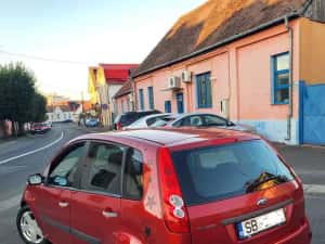 Ocazie 98000 km ford fiesta facelift 1.4 75 cp  consum 4% factura si garantie — miniatura 3