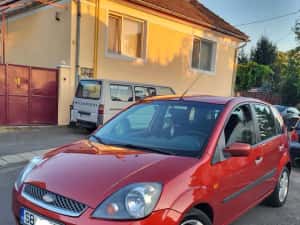 Ocazie 98000 km ford fiesta facelift 1.4 75 cp  consum 4% factura si garantie — miniatura 10
