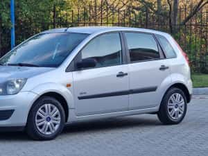 Ford fiesta 1.4 TDCI An 2009 — miniatura 1