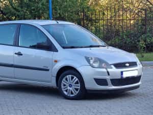 Ford fiesta 1.4 TDCI An 2009 — miniatura 3