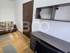 Apartament de inchiriat 2 camere mobilate utilate in Vasile Aaron — miniatura 4