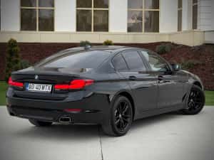 BMW Seria 5 520d /X DRIVE / Harman Kardon / Keyless / Navi 4K — miniatura 3